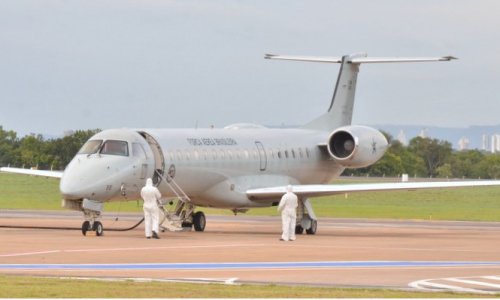 Avião que transportava pacientes com covid-19 oriundos de Manaus faz pouso técnico em Palmas