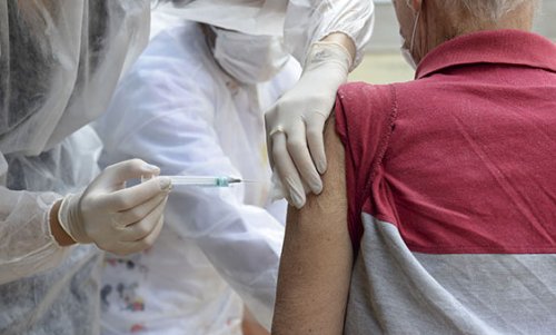 Secretaria da Saúde começa vacinação de idosos acima de 80 anos residentes nesta quinta-feira