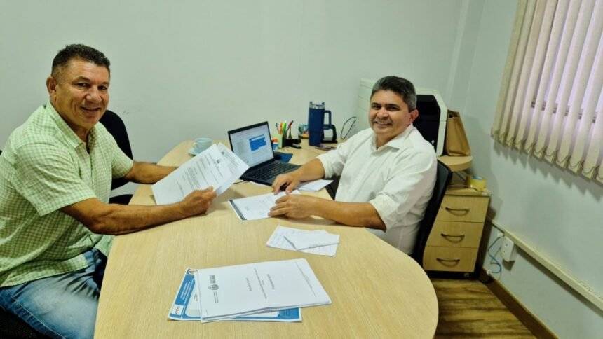 Vereador Márcio Reis visita secretário da Agricultura e pede atenção ao Santa Fé Rural, em Palmas