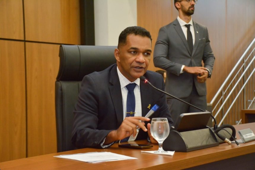 Com voto favorável do vereador Waldson da Agesp, empréstimo de R$ 300 milhões é aprovado na comissão de finanças