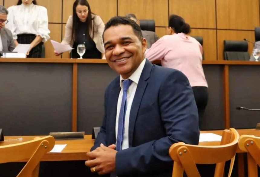 Vereador Waldson da Agesp apresenta requerimento para manutenção da iluminação pública da Avenida LO-08 em Palmas