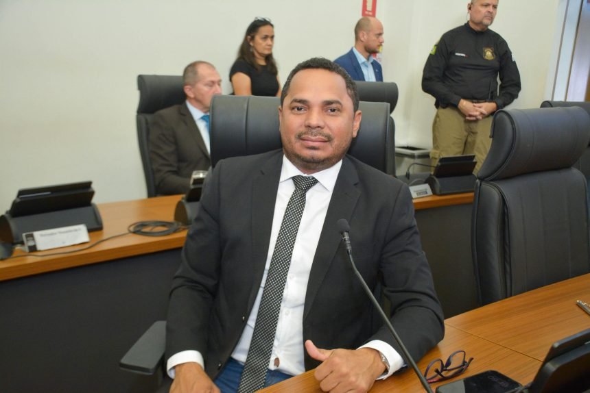 Vereador Josmundo solicita manutenção urgente da LO-29, via de acesso à Praia do Caju
