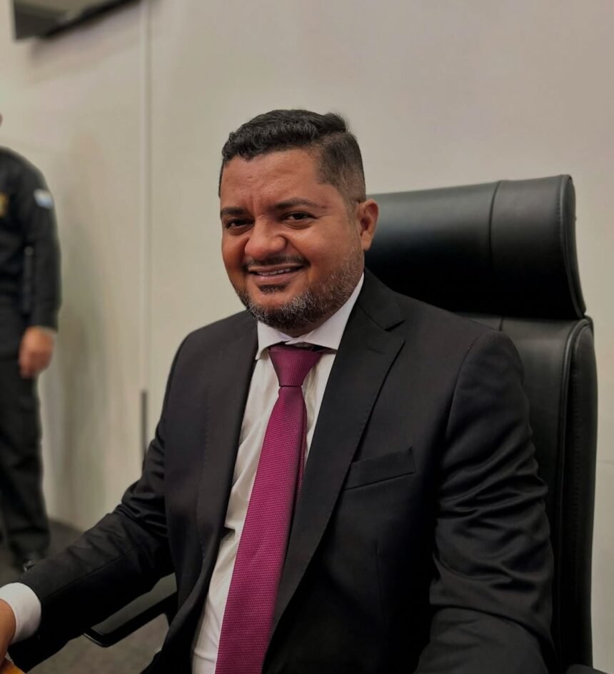 Vereador Balaio tem requerimento aprovado para instalação e manutenção de iluminação pública na praça do Setor Santa Fé I