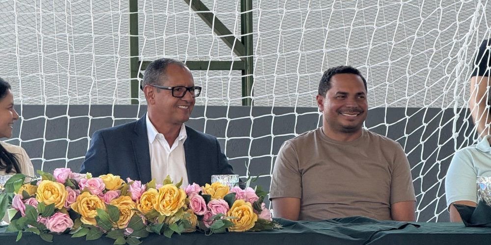 Vereador Josmundo prestigia entrega da reforma da quadra da ETI Luiz Rodrigues Monteiro