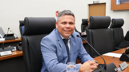 Vereador Alex Mascarenhas pede revitalização de praça no setor Lago Sul