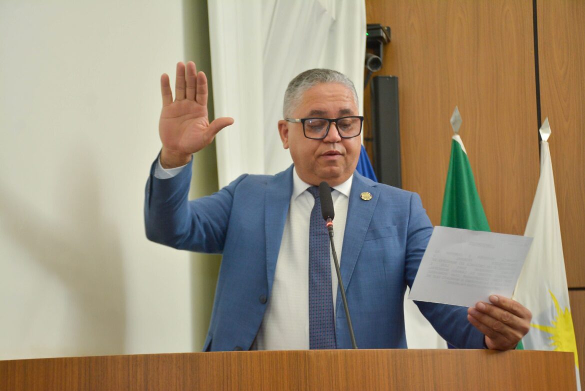 Vereador Eudes Assis solicita limpeza e recolhimento de lixo na Quadra 604 Sul