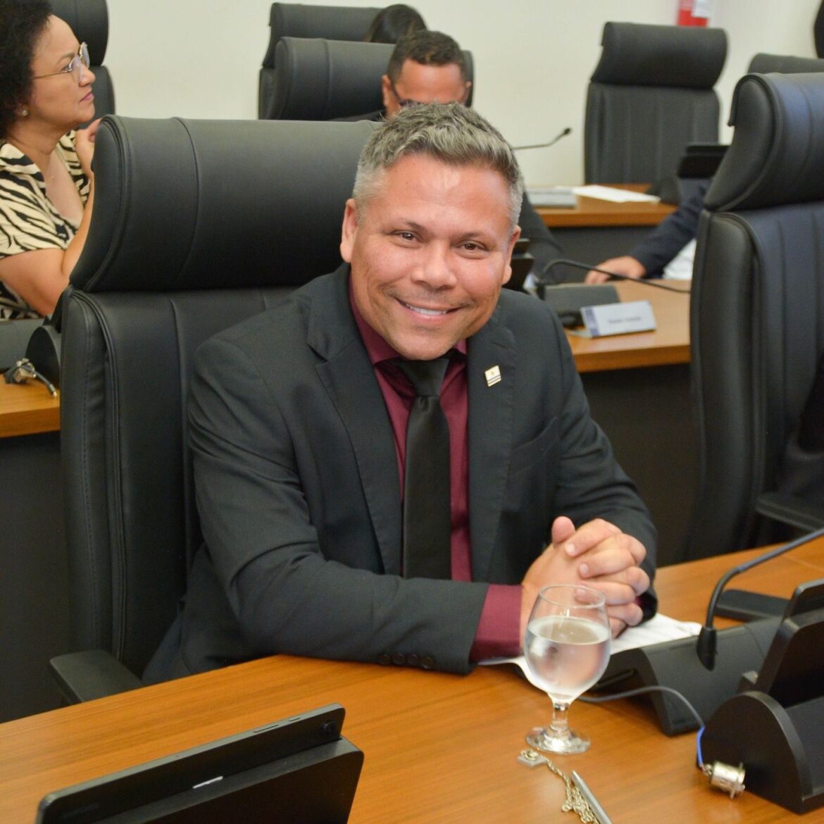 O vereador Alex Mascarenhas esteve presente, na quinta-feira, dia 15, na coletiva de imprensa realizada no Paço Municipal, ocasião em que foi oficialmente anunciada a retomada do Capital da Fé 2026.