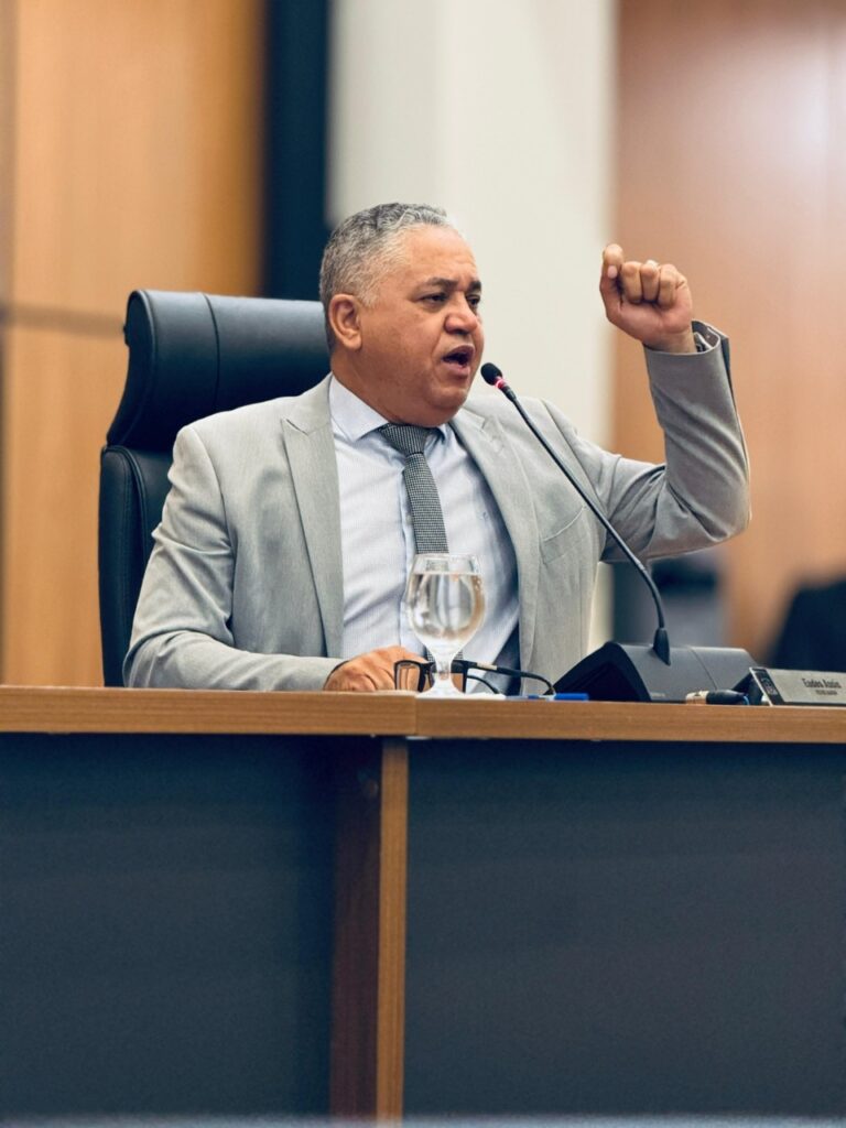 Vereador Eudes Assis solicita recapeamento asfáltico na Rua 25 A da Quadra 404 Norte, em Palmas