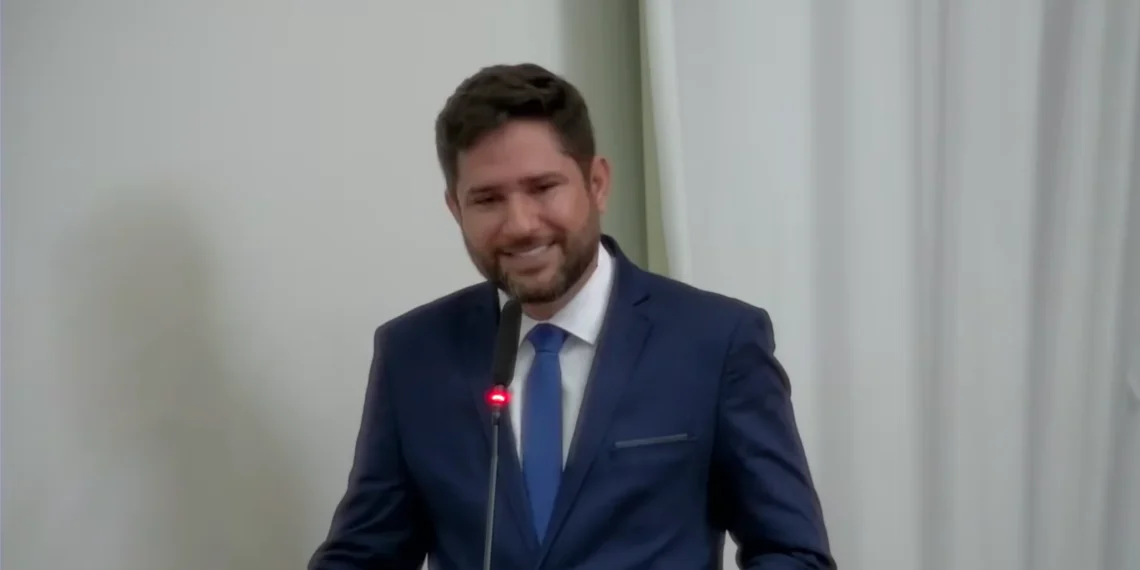 Empossado, Miguel Barros elenca desenvolvimento econômico como principal pauta na Câmara e garante não usar Tribuna como “palco de ataques vazios”