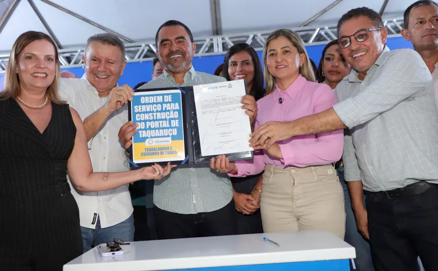 Marilon Barbosa prestigia assinatura de ordem de Serviços para construção de portal de Taquaruçu e pavimentação de via