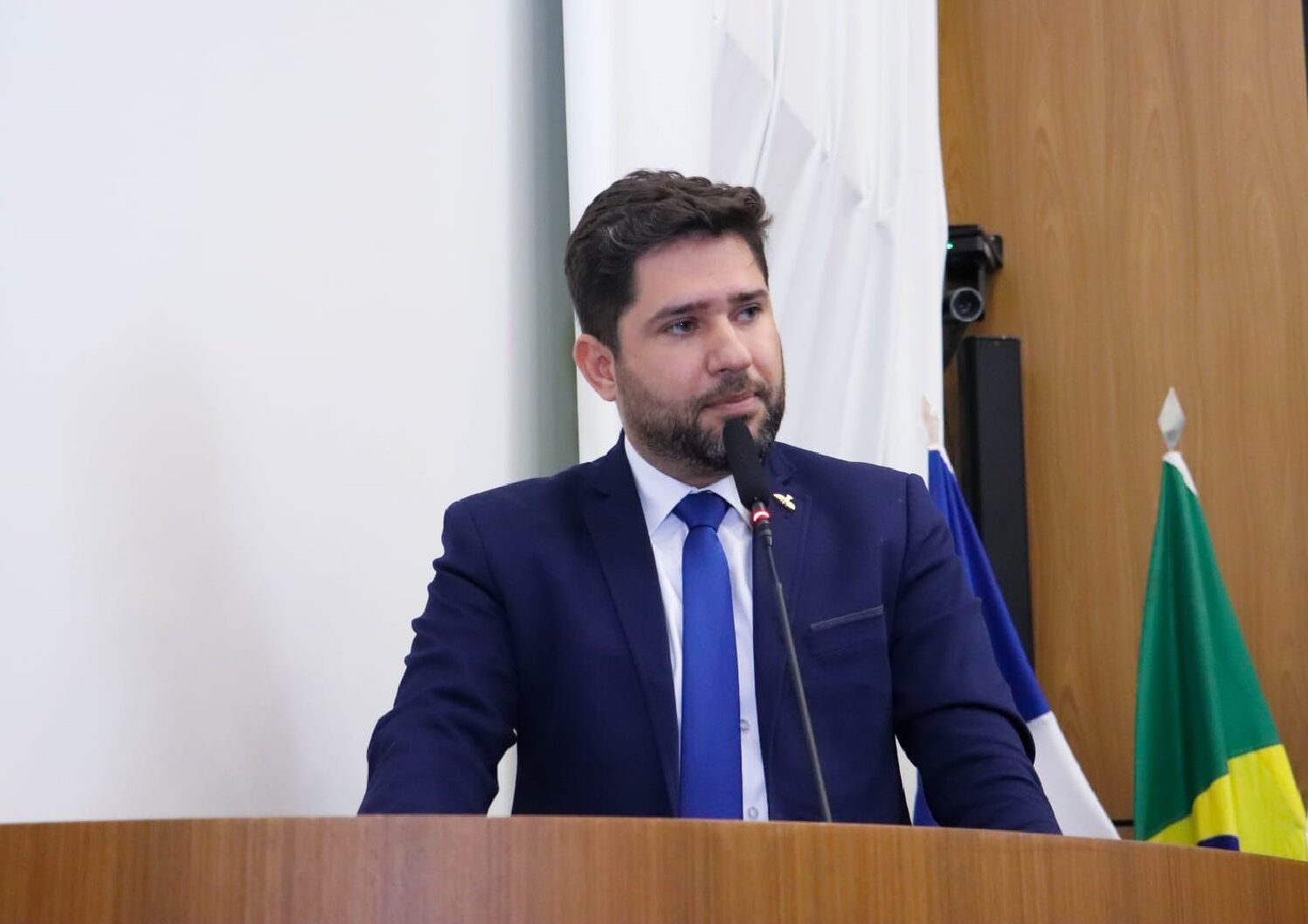 Miguel Barros propõe adequação de calçadas e acessibilidade em avenida de Palmas.