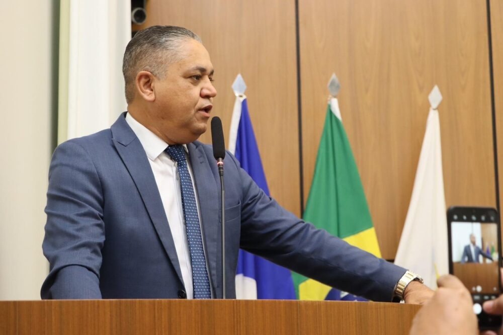 Vereador Eudes Assis solicita operação urgente de tapa-buracos na 505 Sul em Palmas após queixas de moradores