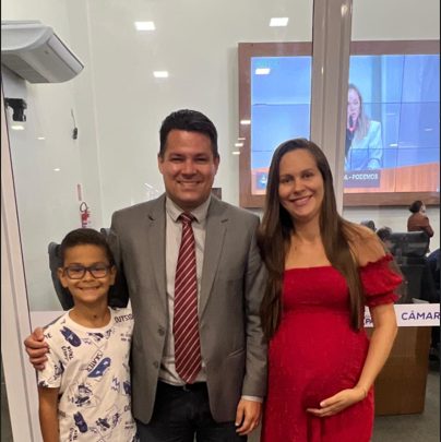 “Chorei de felicidade”, diz mãe após vereador Walter Viana conseguir aprovação de projeto que garante acesso à tecnologia e pode transformar tratamento do diabetes infantil
