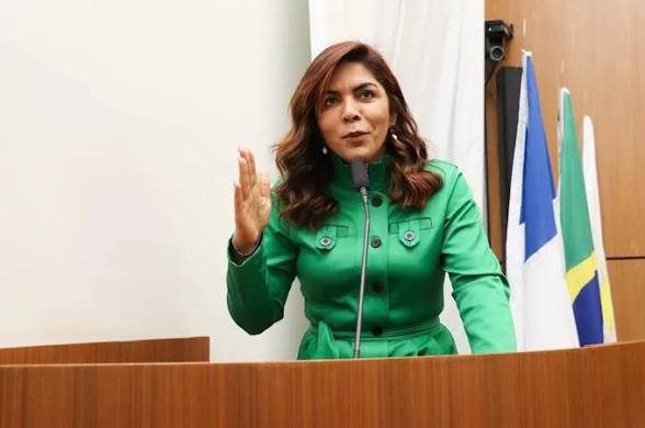 Vereadora Delma Freitas solicita melhorias da iluminação pública